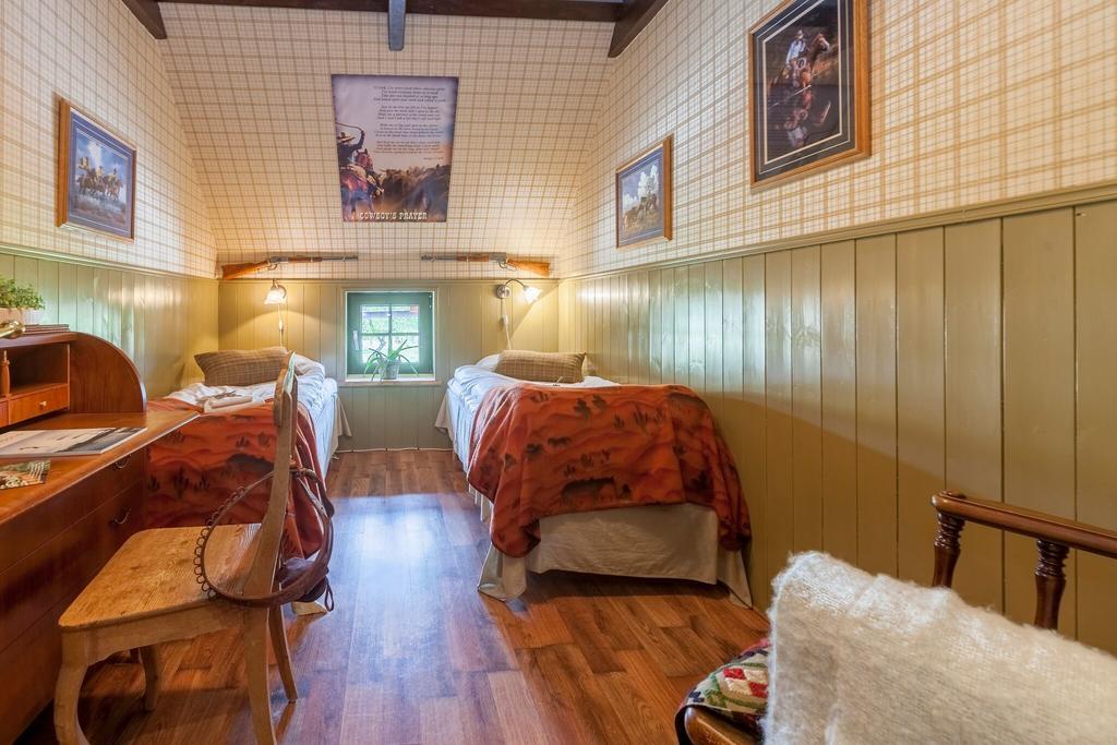 Stromsnasbruk J A Ranch Bed & Breakfast מראה חיצוני תמונה